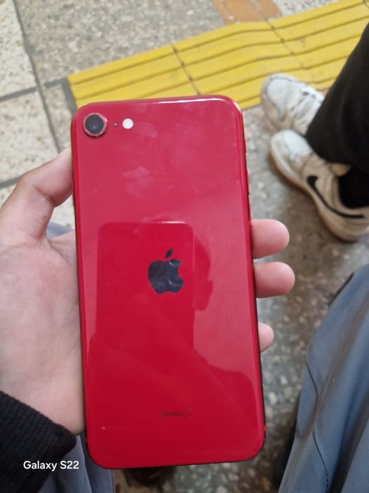 Обменяю iPhone SE 2020