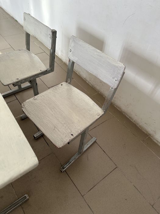 Парты и стулья для учебы