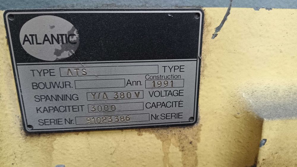 Ghilotina hidraulica Atlantic ATS 3000 x 6 mm, an 1991 + 2 seturi cutite