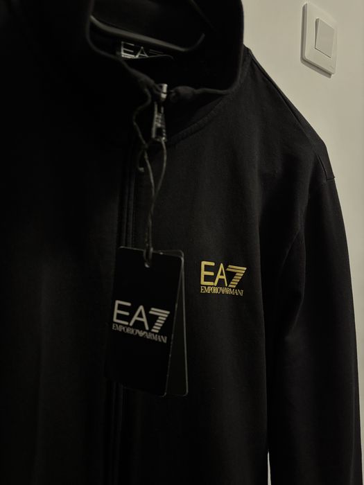 Vând Bluză Emporio Armani EA7 / Marimea M