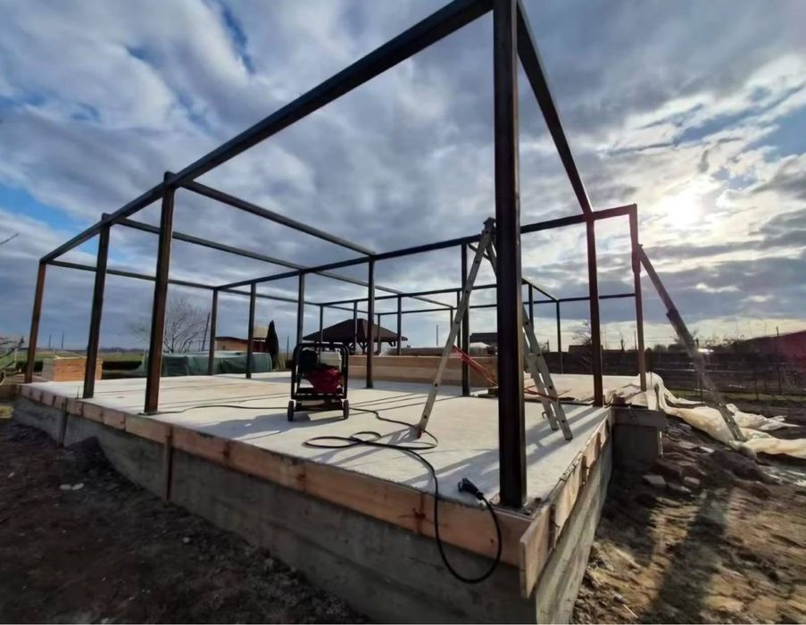 Vand case modulare pe structura metalica