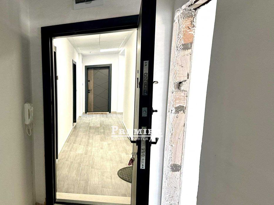 Просторен двустаен в затворен комплекс в Сарафово.