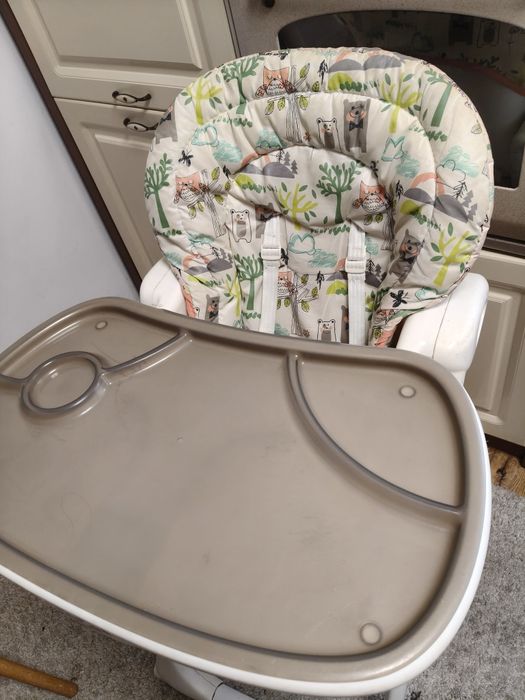 Scaun de masa bebe stare uzata