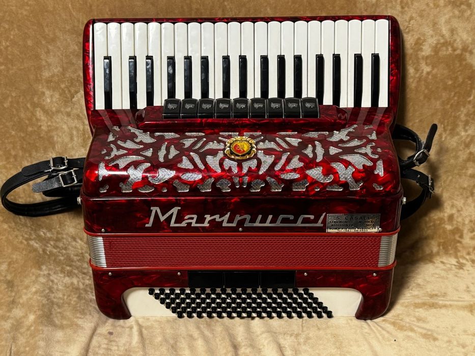 Acordeon Italian Marinucci de 96basi