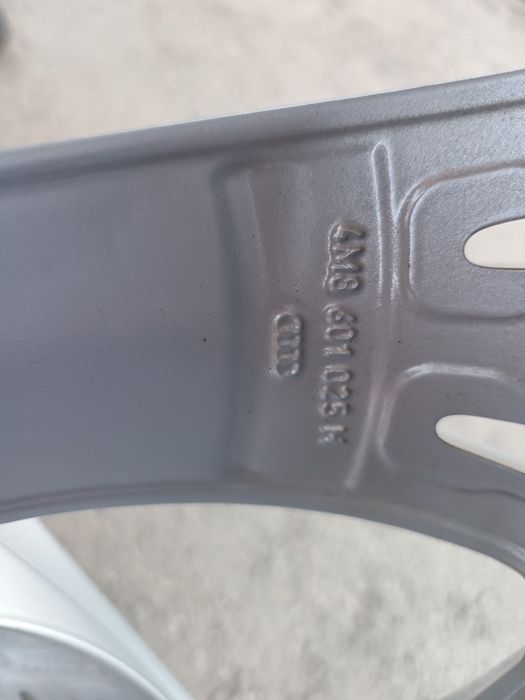 Roti complete Audi Q8 Q7  285/45 R21 XL