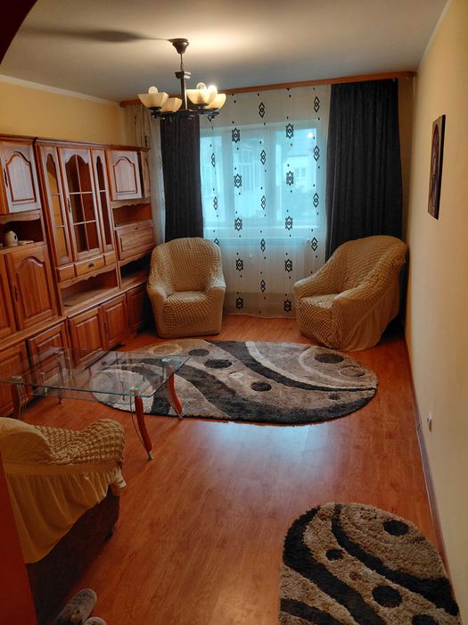 Inchiriez apartament 3 camere
