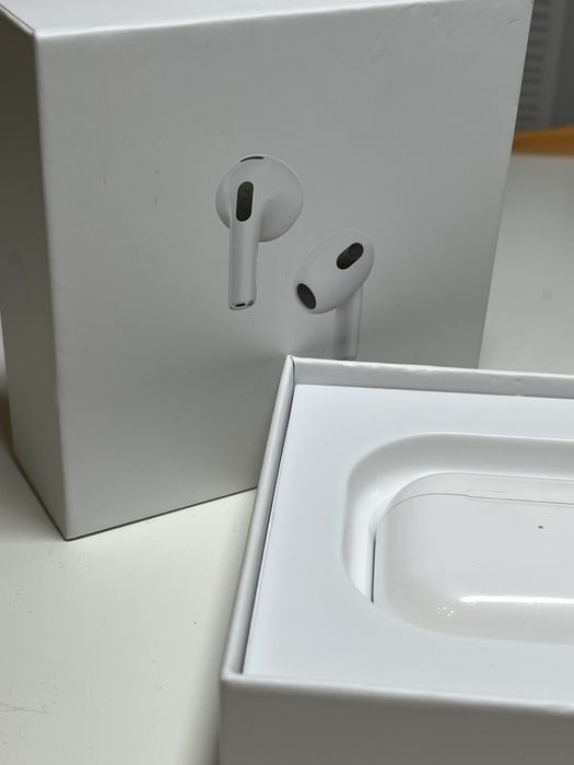 Безжични слушалки AirPods 3