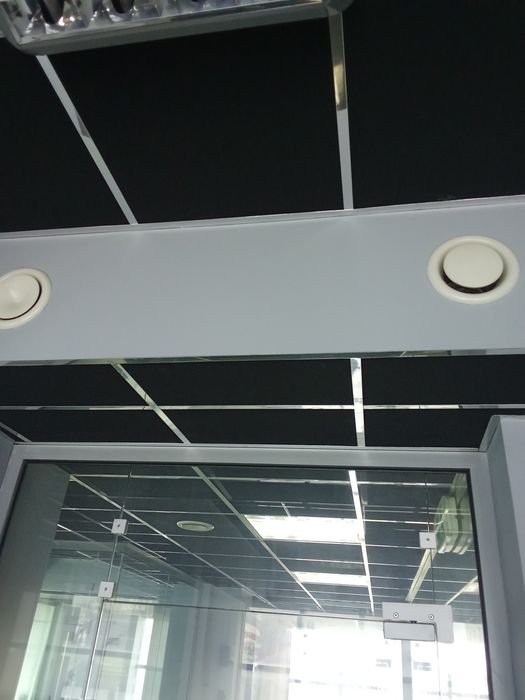 Отдавам под наем магазин/ офис/ студио  на Кооперативния пазар в кв.Люлин 3, гр София