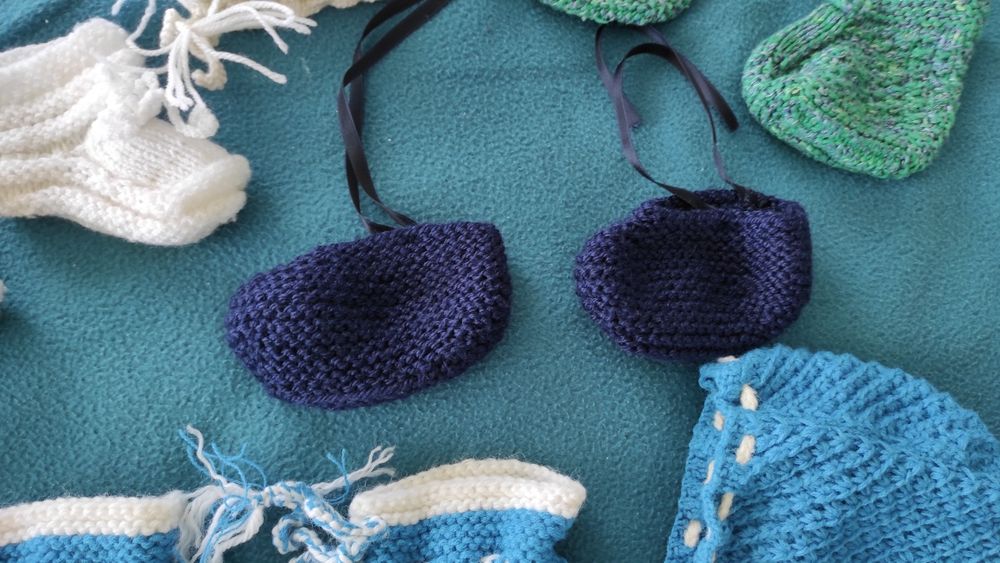 Botosei si caciulite bebe