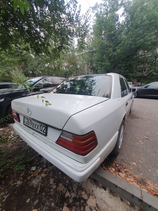 Mercedes-Benz W124