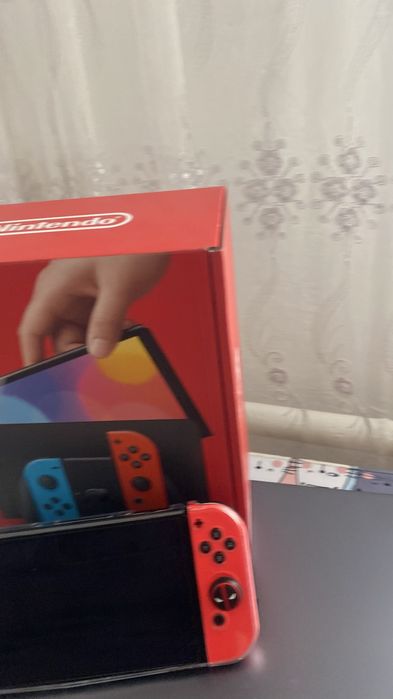 Продам Nintendo Switch Oled