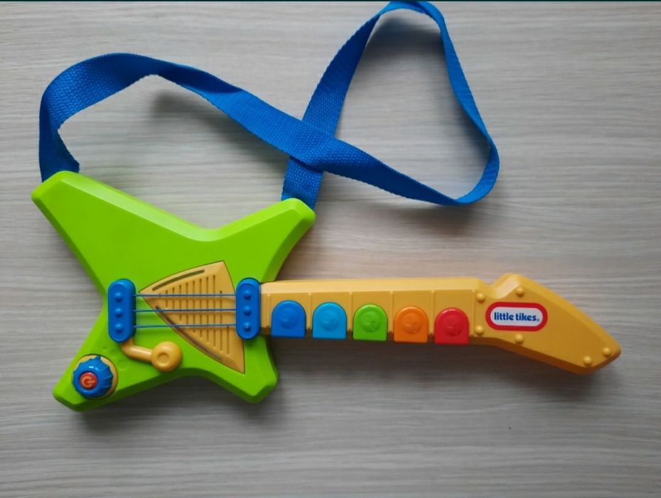 Chitară cu sunete și lumini Little Tikes, 3 ani+