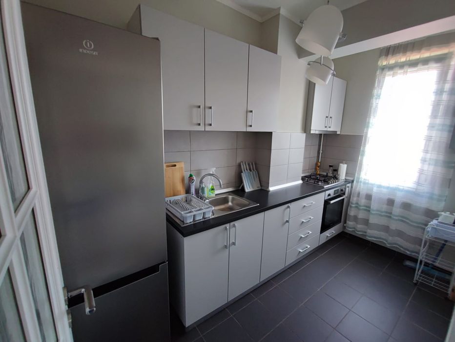 Închiriez apartament 2 camere, etc 4 din 5,cu lift, Tomis Plus