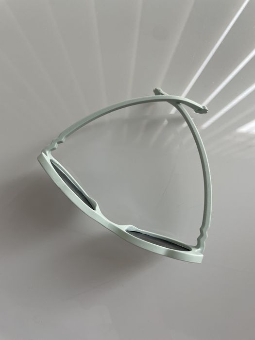 Слънчеви очила, пояс, шапка и басейн за дете до 1 година