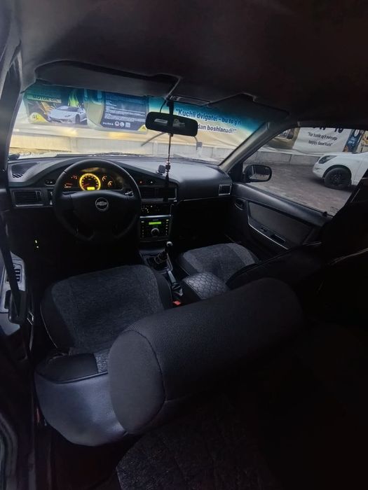 Nexia 2 1.6 sotiladi