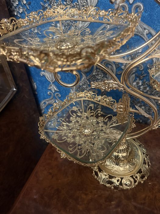 Золотая подставка