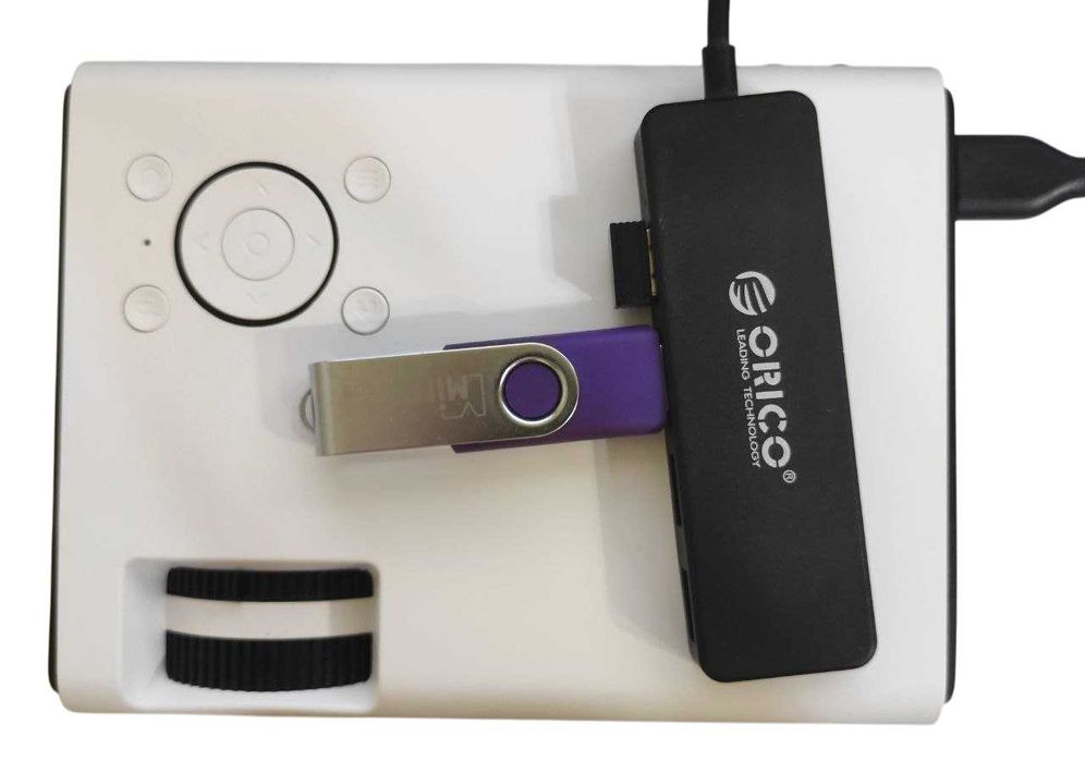 Продам смарт проектор Q351 (Smartube, ZONA, IPTV и т.д.)