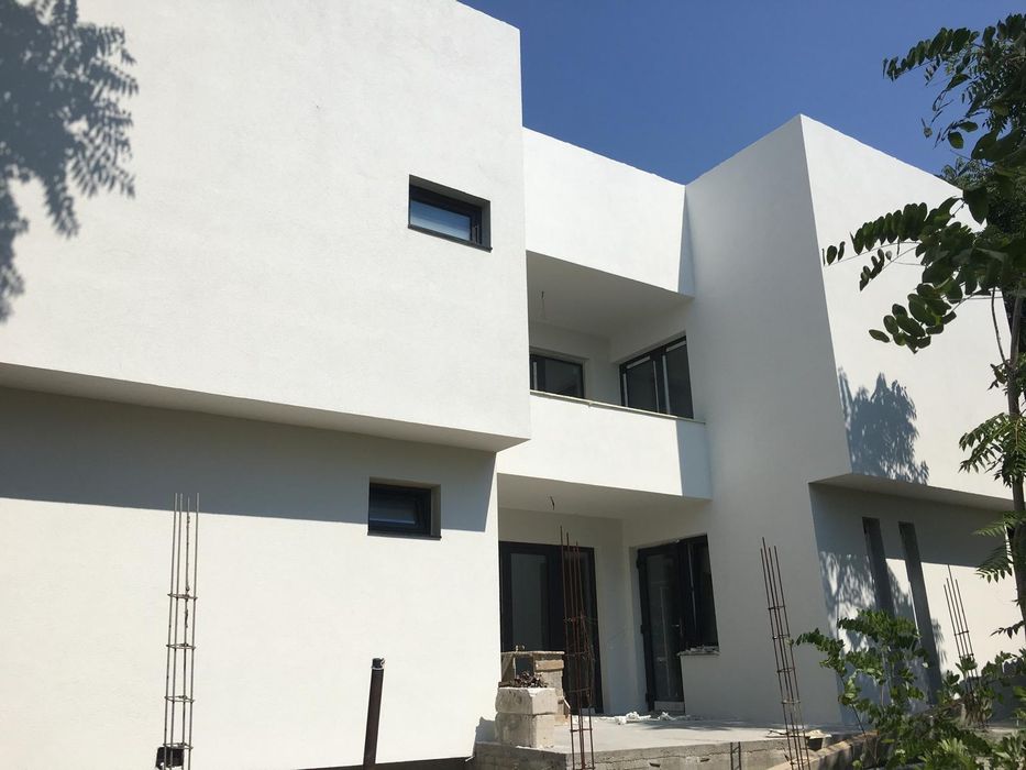 Construcții case la roșu sau cheie