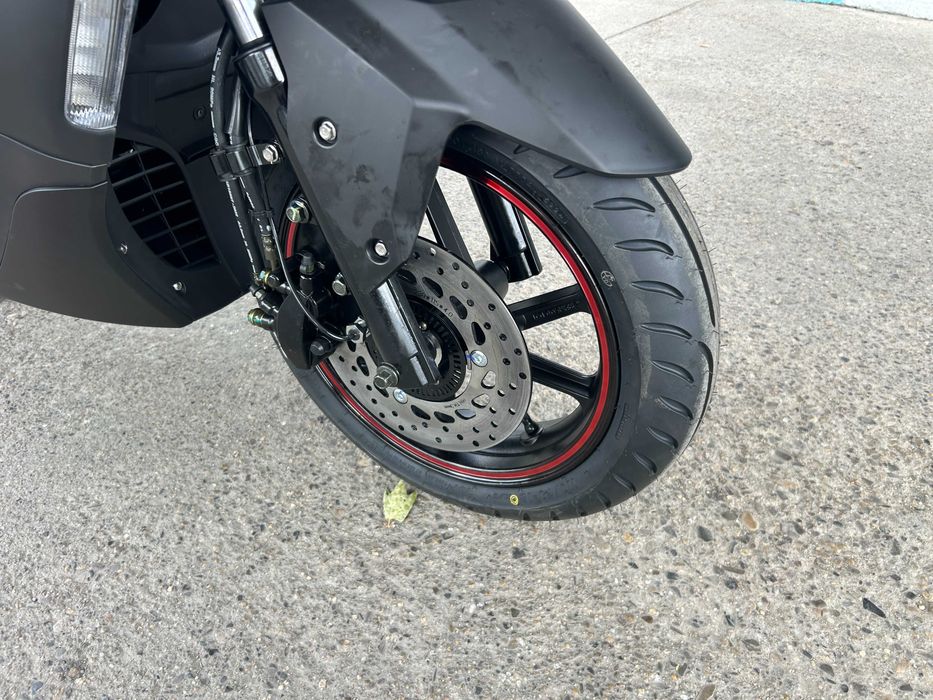 Скутер 125 кубика