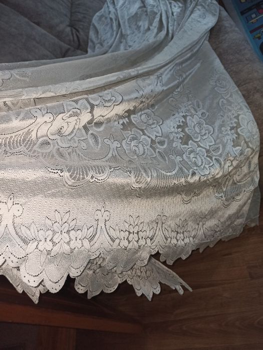 Продам тюль красивую.