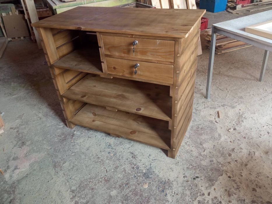 Търговска щанд-маса