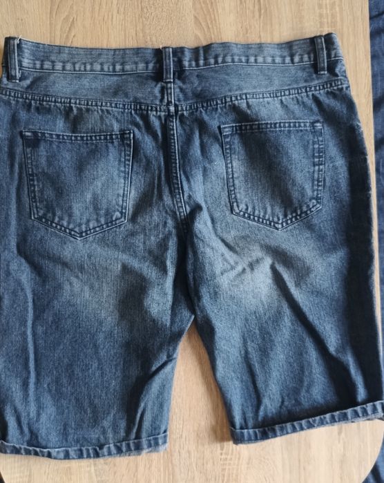 Мъжки къси дънки / панталони (34, 36)