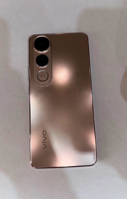 Смартфон Vivo v50 lite