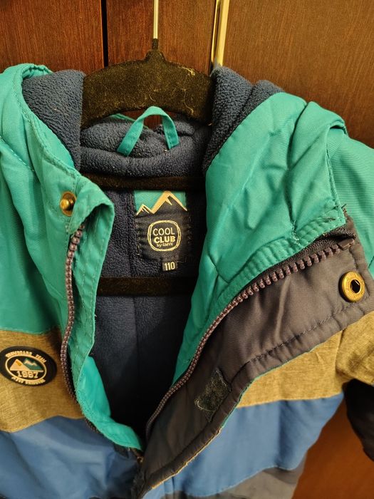 Geaca albastra de iarna