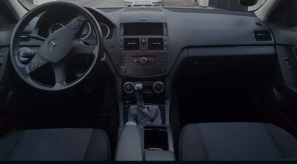 Vând Mercedes c200