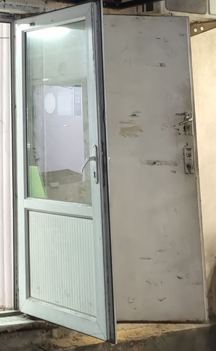 Продам двери б/у