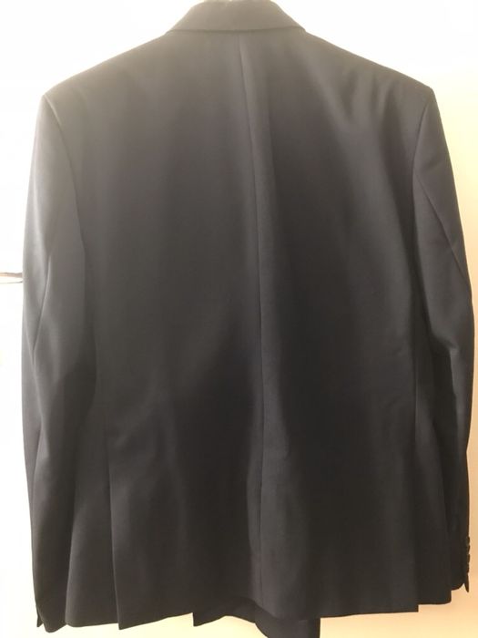 Мъжки официален костюм