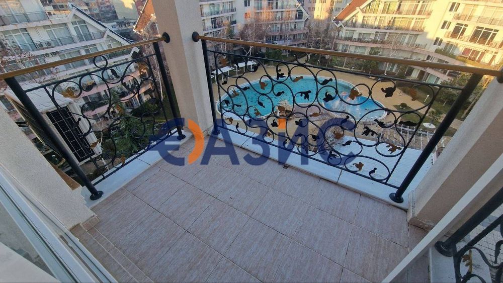 Продава се Двустаен апартамент в к.к. Слънчев бряг - 51 кв.м за 1030 €/кв.м - Снимка #6