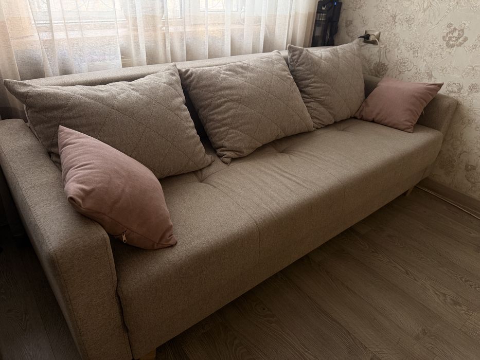 Продам диван срочно