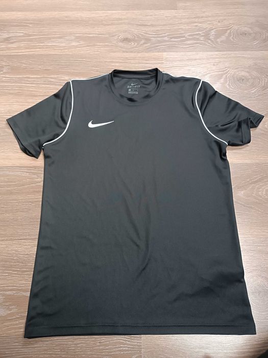 Спортна тениска Nike