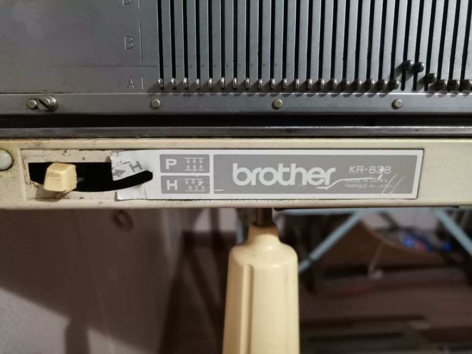 To'quvchilik mashinasi sotiladi