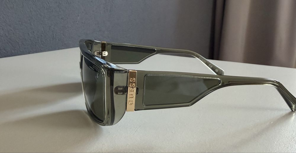 Ochelari GUESS..