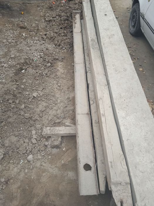 Швелер ва брус сотилади 1 доно швелер 2 доно бурус 4 метир чикоди