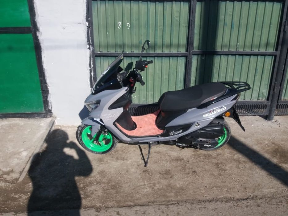 Мопед макси срочно