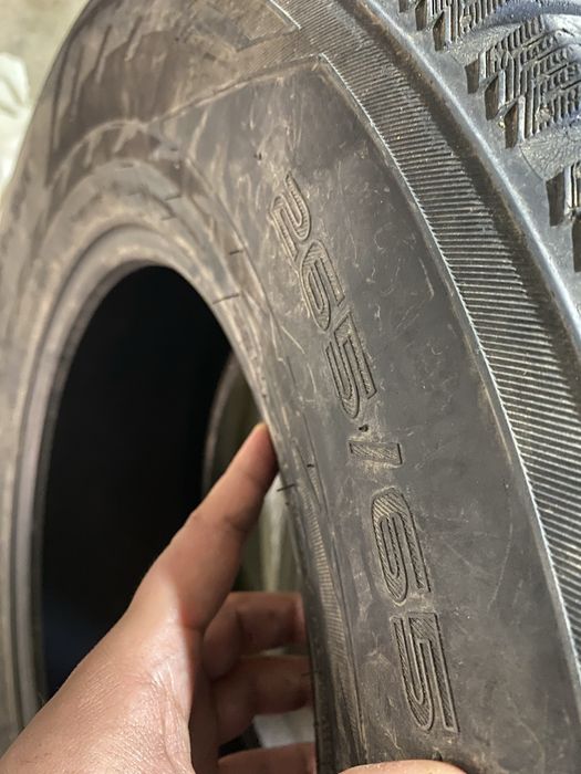продам шины 265/65 r17 nokian