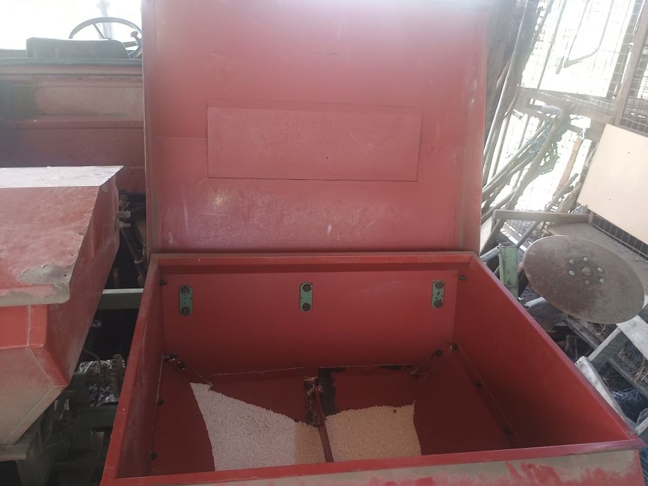 Semanatoare porumb 4 randuri Nodet