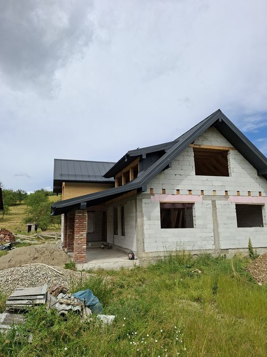 Vand / schimb cu auto casa  la tara