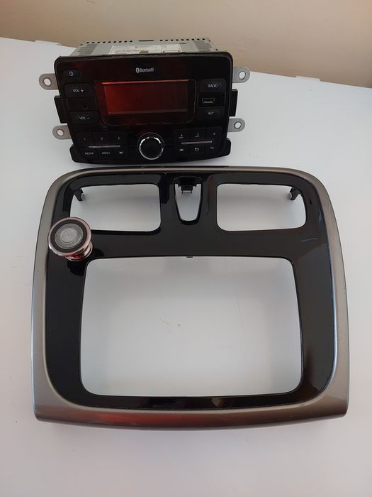 Магнитола на (renault logan 2) Рено логан 2