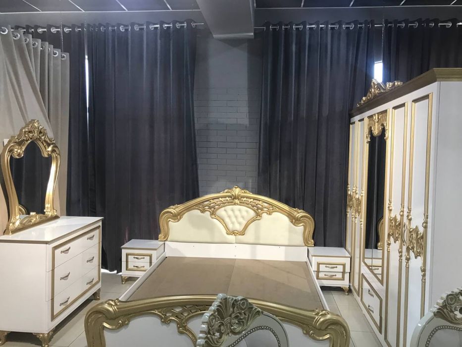 Спальный гарнитур