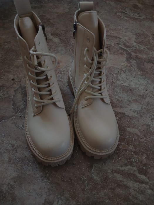 Продаю сапоги абсолютно новые