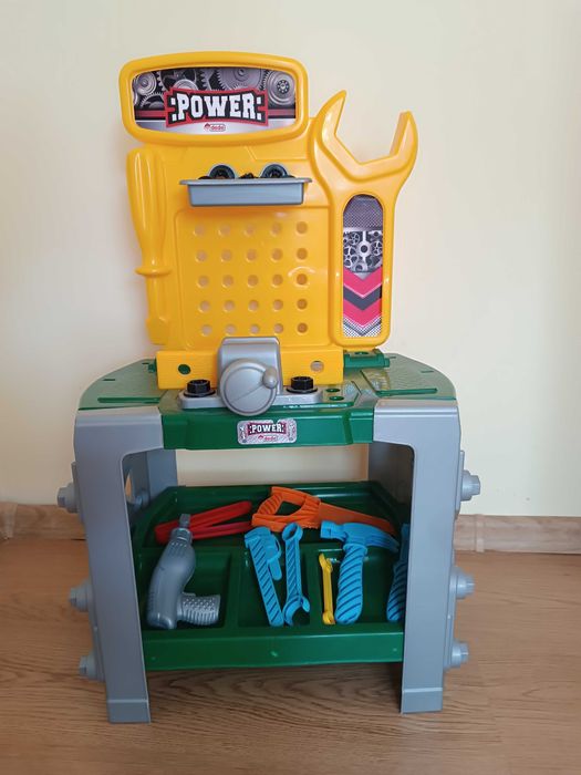 Чисто нова! Работилница с инструменти и менгеме