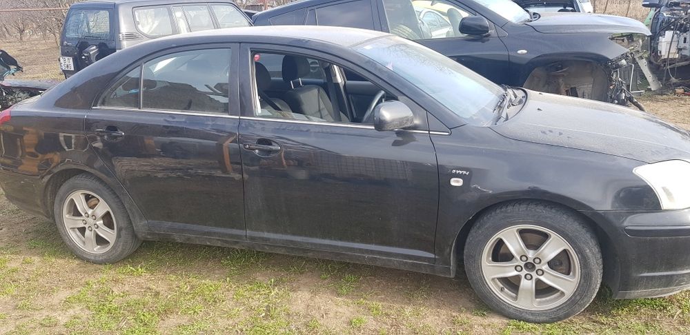 Aripa toyota avensis