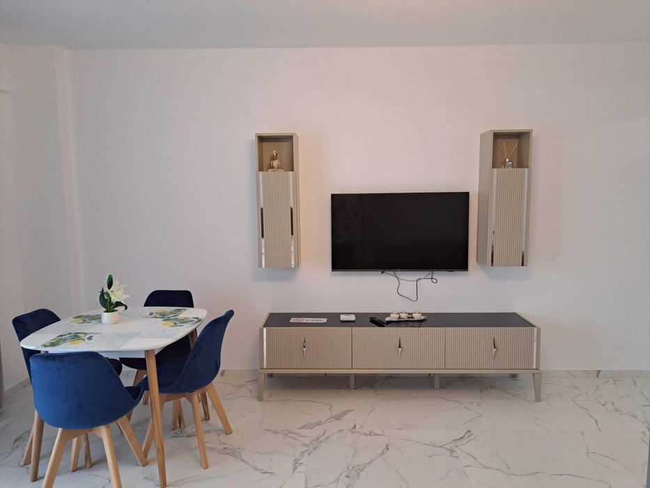 STUDIO , LUXURY! Vedere catre mare si lac!!!