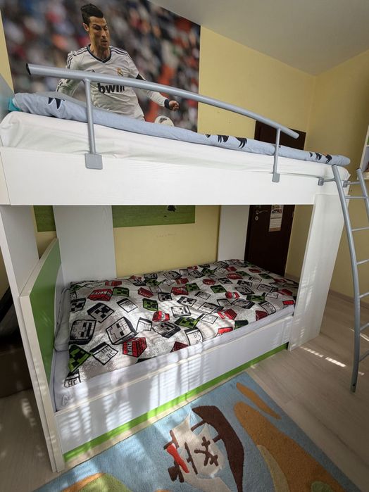 Двуетажно легло 90/200 и бюро