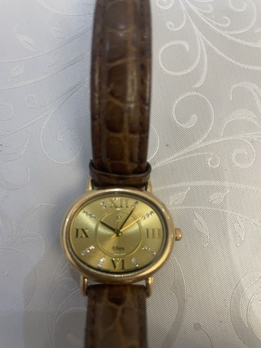 Часы женские  золотые