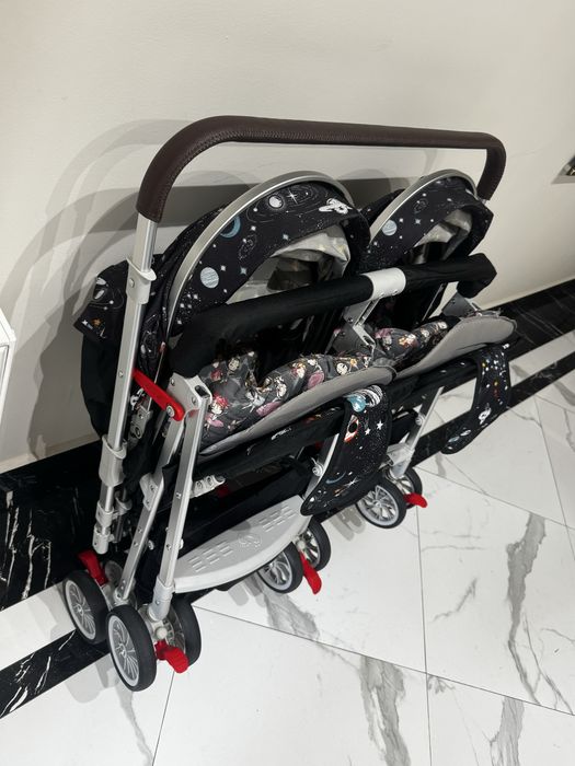 Детская крояска для двойни